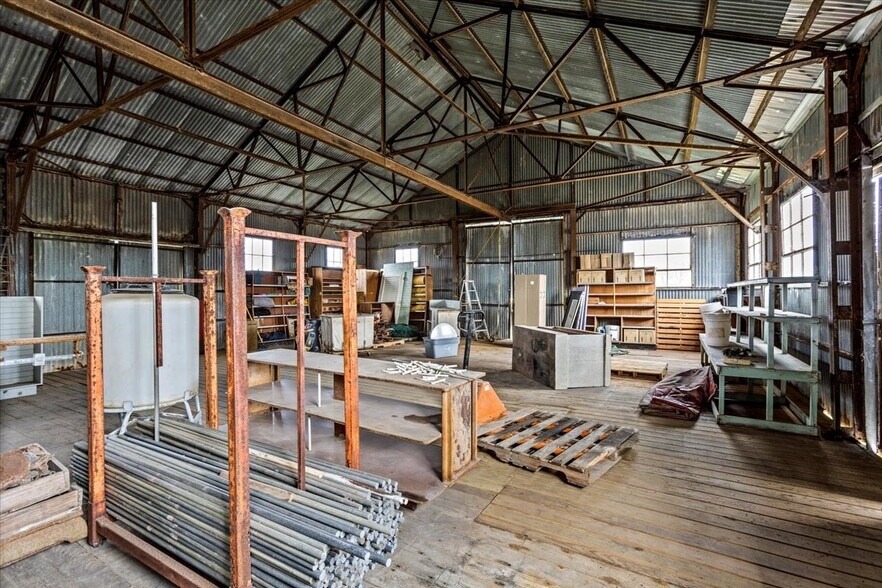 More Photos Of 13109 TX-172 Hwy, La Ward Department Store For Sale