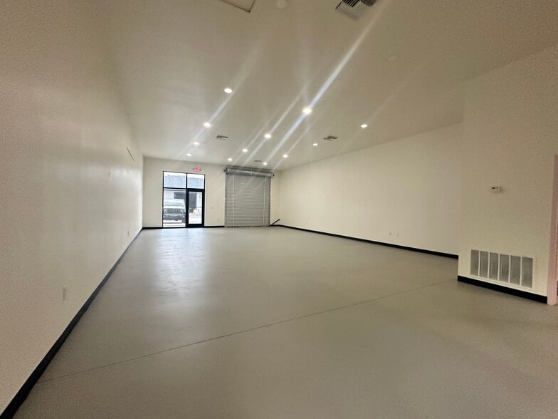 More Photos Of 741 Tillman Pl, Plant City Light Distribution For Lease