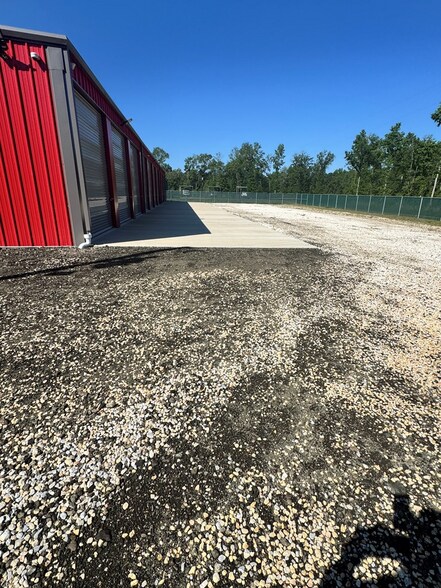 More Photos Of 277 Moses St, Zavalla Self Storage For Sale