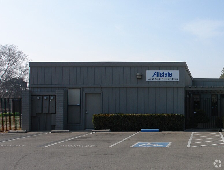 More Photos Of 2333 W Whitendale Ave, Visalia Office For Lease