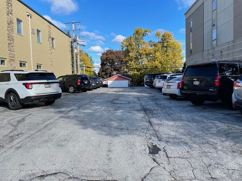 More Photos Of 11040 W Bluemound Rd, Wauwatosa Medical For Sale