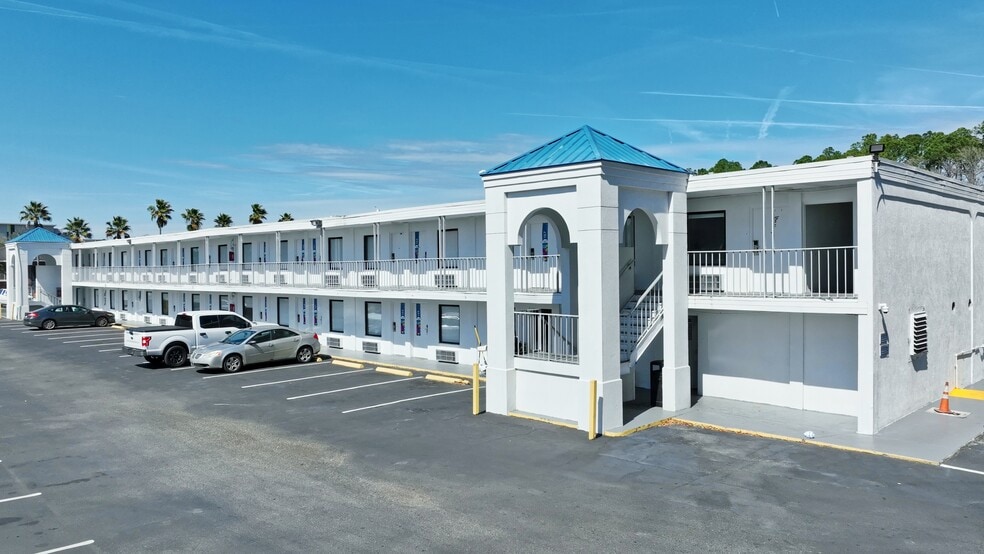 Primary Photo Of 1153 Airport Rd, Jacksonville Hotel For Sale