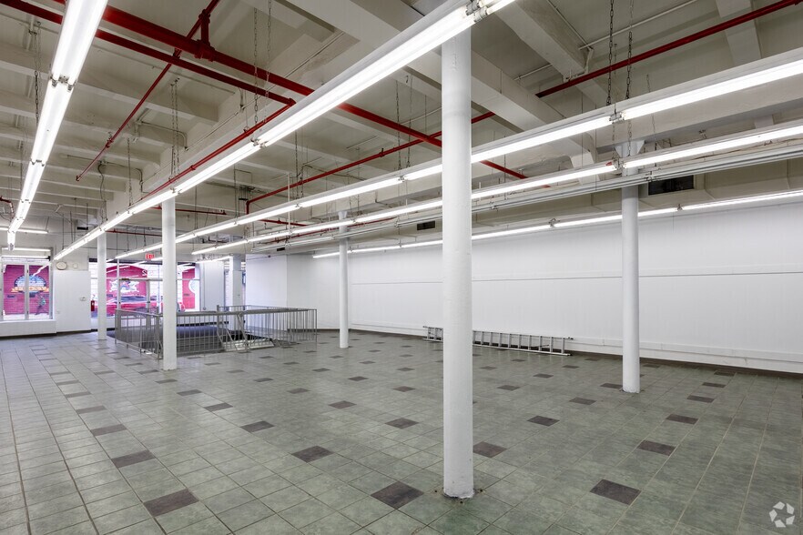 More Photos Of 512 W 181st St, New York Office For Lease