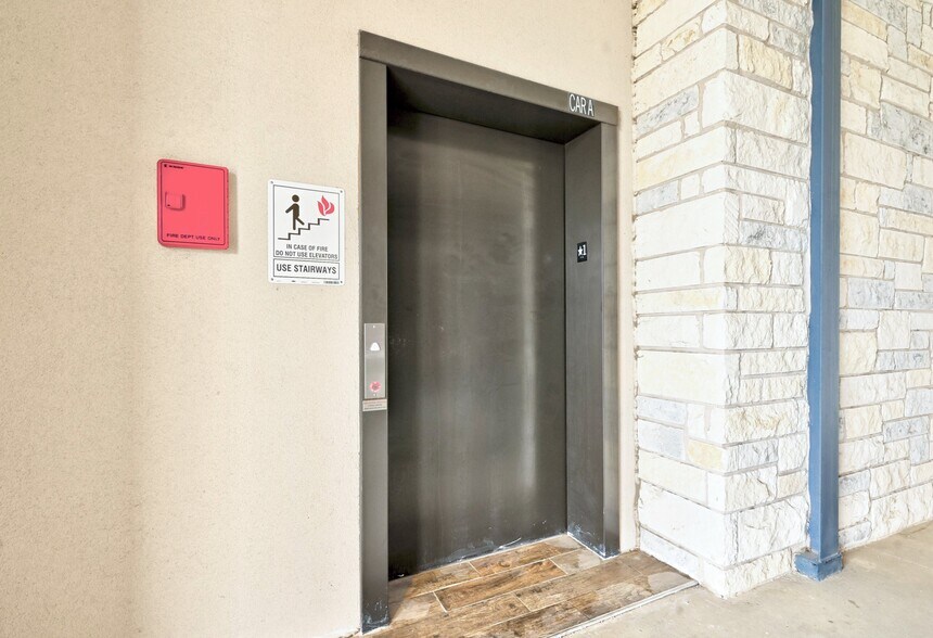 More Photos Of 2050 Double Creek Dr, Round Rock Medical For Lease