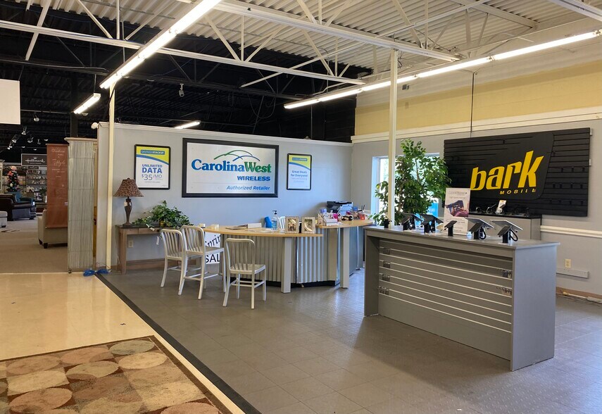 More Photos Of 3351 Hickory Blvd, Hudson Freestanding For Sale