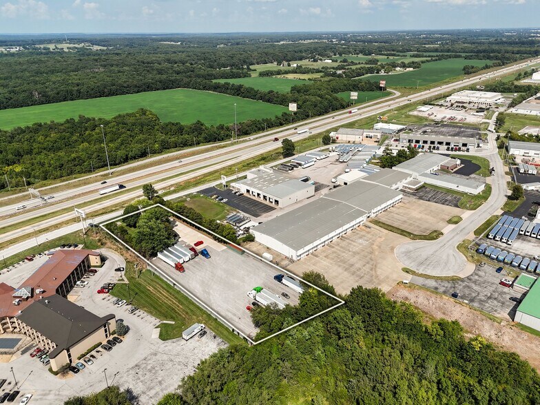 More Photos Of 3560 E Evergreen St, Springfield Office For Sale