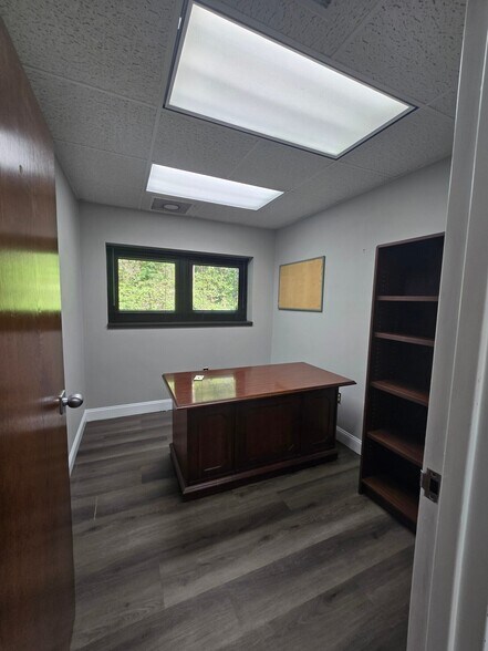 More Photos Of 400 Percival Rd, Columbia Office For Lease