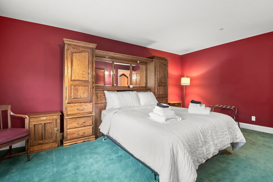 More Photos Of 790 California 2, Wrightwood Specialty For Sale