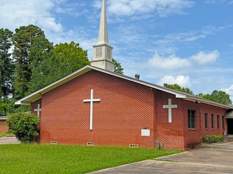 Primary Photo Of 121 Roosevelt St, Hooks Religious Facility For Sale