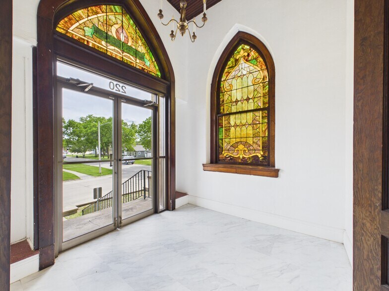 More Photos Of 220 E 6th St, Minden Office Residential For Sale