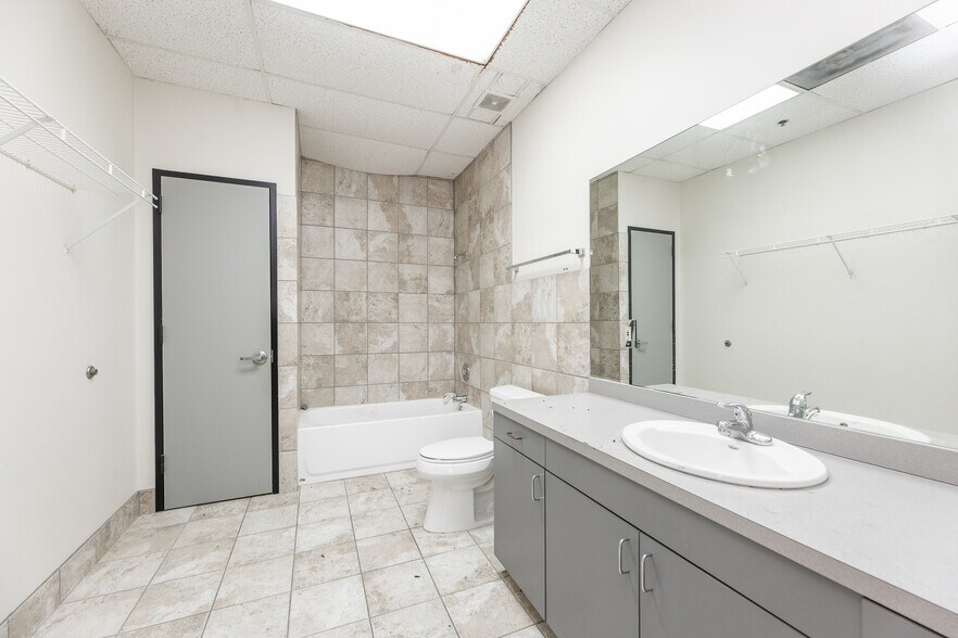 More Photos Of 1411 Hutchins St, Houston Warehouse For Lease