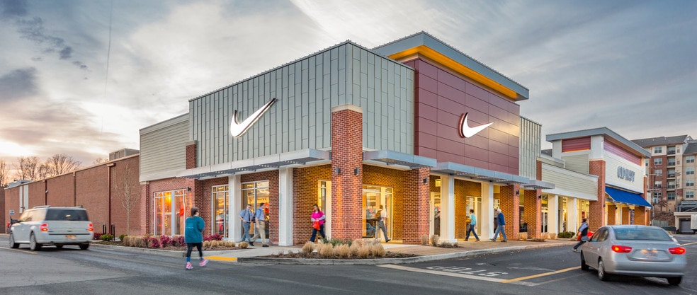 More Photos Of 1117 Emmet St, Charlottesville Unknown For Lease