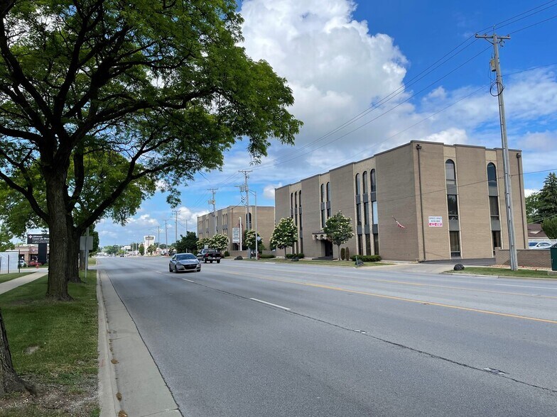More Photos Of 4550 W 103rd St, Oak Lawn Coworking Space
