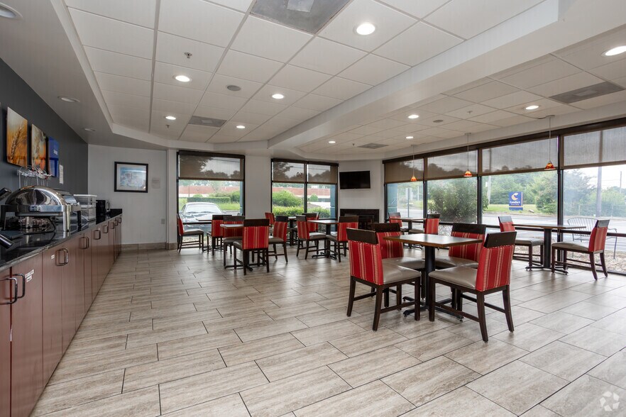 More Photos Of 5087 Clark Howell Hwy, Atlanta Hotel For Sale