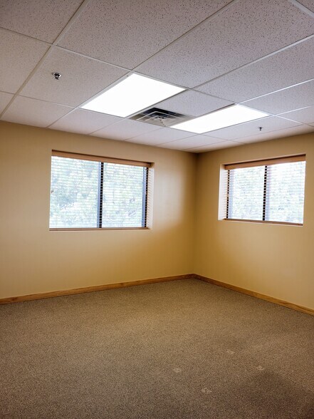 More Photos Of Dell Range Blvd & Grandview Ave, Cheyenne Flex For Lease