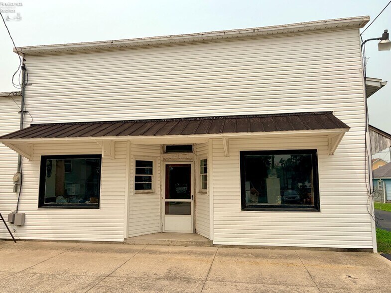 More Photos Of 418 Main st, Risingsun General Retail For Sale