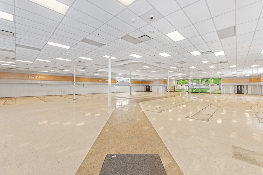 More Photos Of 2229 E State St, Salem Drugstore For Sale