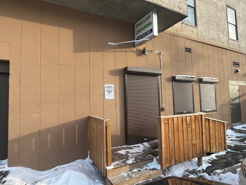 More Photos Of 12046 Fort Rd NW, Edmonton Apartments For Lease