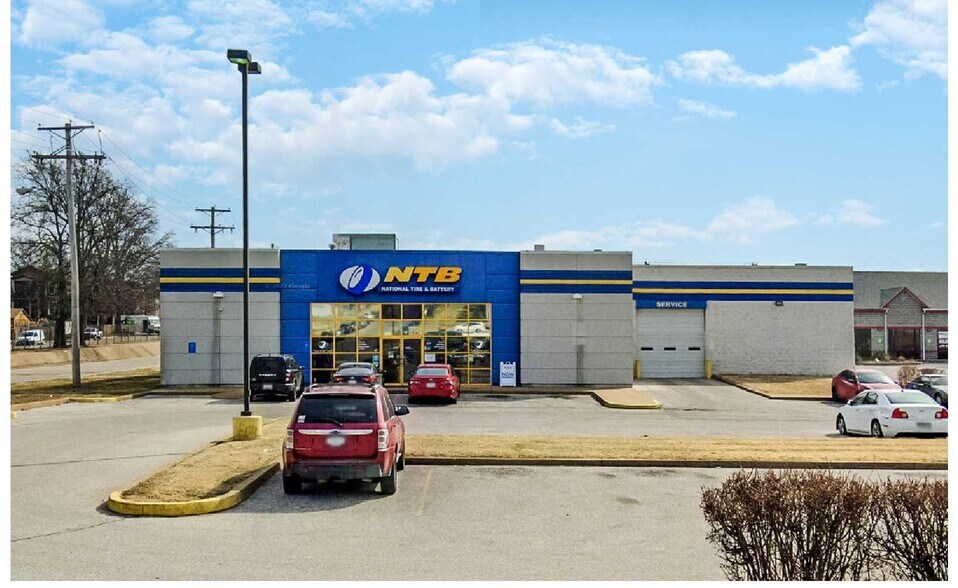 Primary Photo Of 3144 S Kingshighway Blvd, Saint Louis Auto Repair For Lease