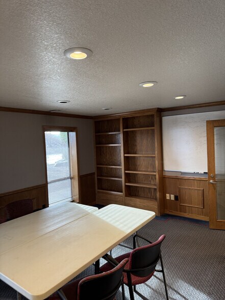 More Photos Of 151 Stewart Rd SW, Sumner Office For Lease