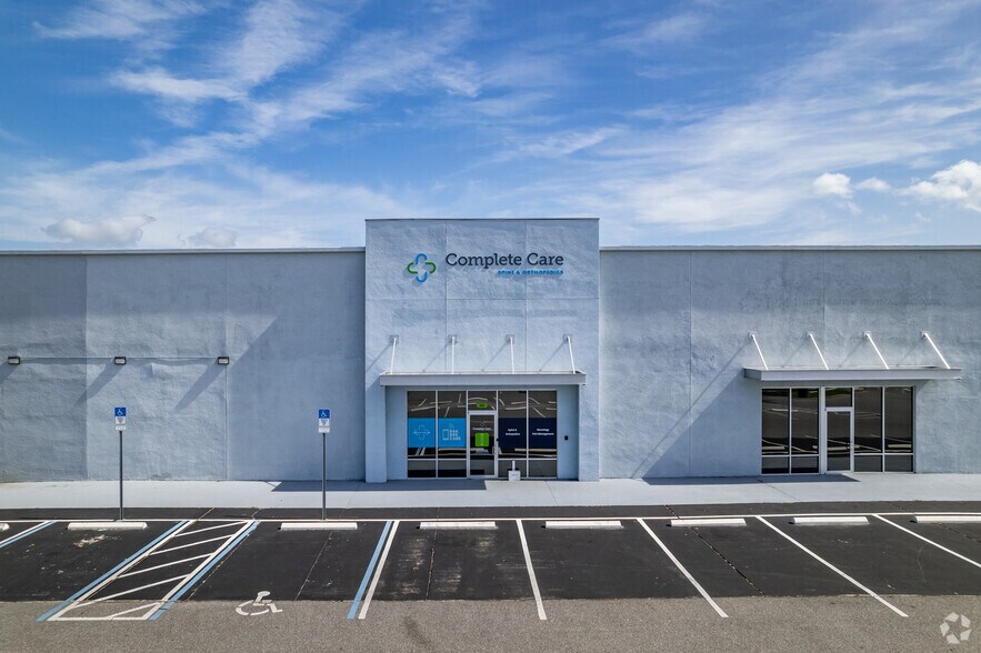 More Photos Of 106 W North Blvd, Leesburg Medical For Lease