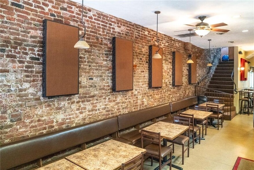 More Photos Of 10 Market St, Pittsburgh Restaurant For Sale