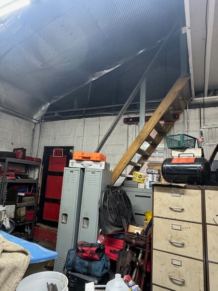 More Photos Of 147 New Dorp Plz N, Staten Island Specialty For Sale