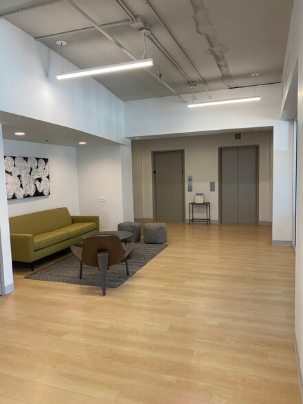 More Photos Of 106 W 4th St, Santa Ana Office For Lease