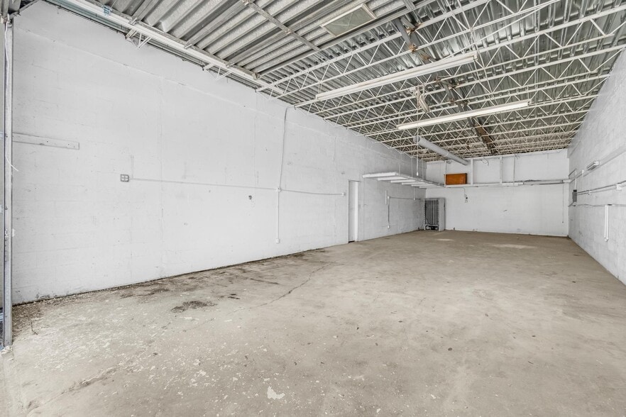 More Photos Of 201-215 SW 21st St, Fort Lauderdale Warehouse For Lease
