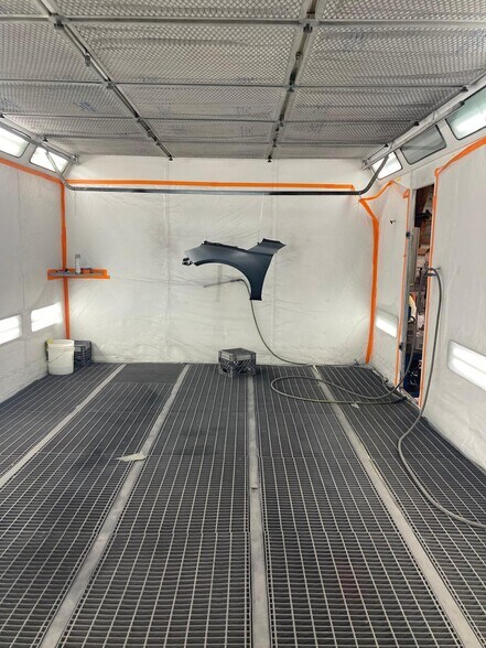 More Photos Of 875 Broadway, Newark Service For Lease