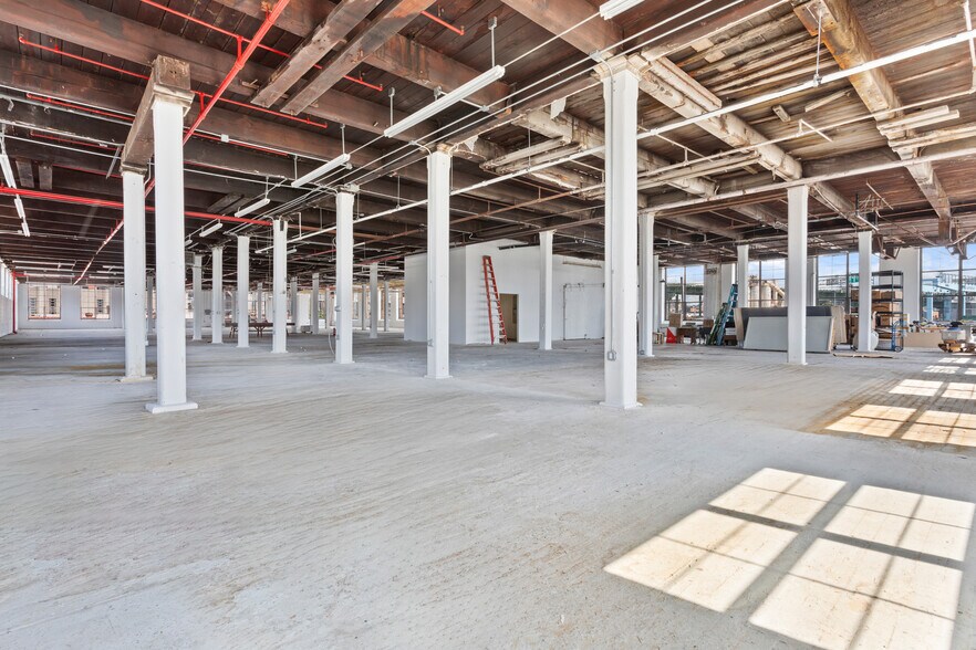 More Photos Of 610-628 Smith St, Brooklyn Warehouse For Lease