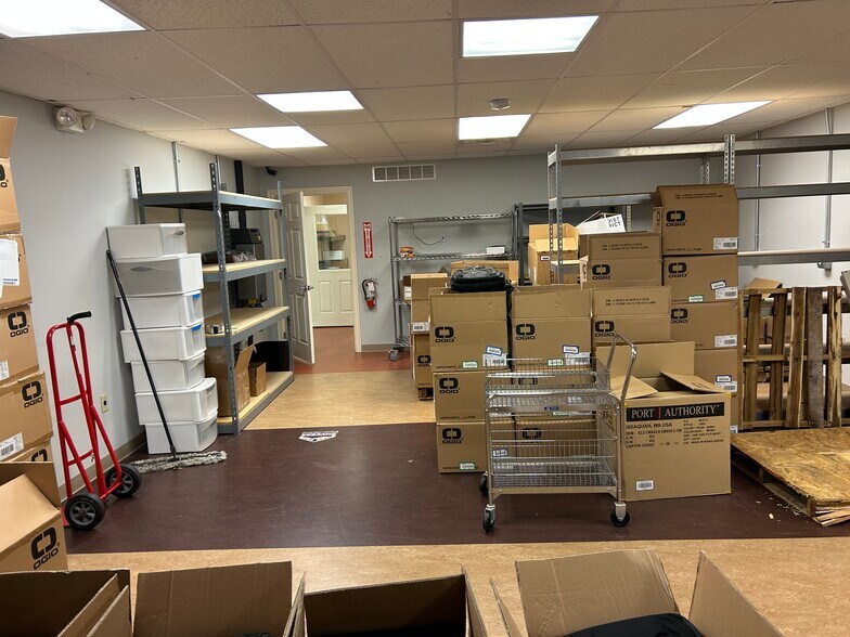 More Photos Of 60 Shillington Rd, Sinking Spring Showroom For Sale