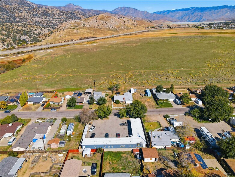 More Photos Of 2100 Crestview Ave, Lake Isabella Apartments For Sale