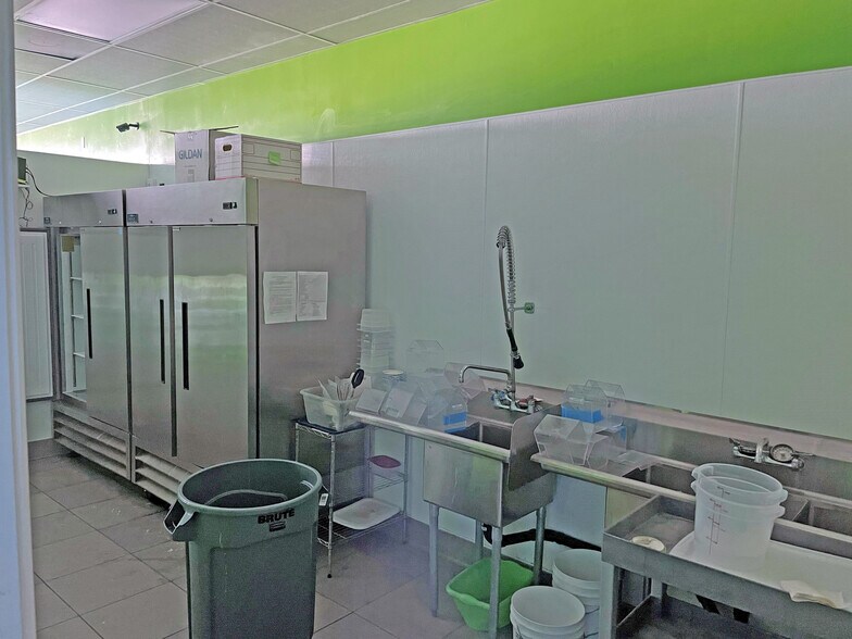 More Photos Of 134 N Main St, Porterville Restaurant For Lease