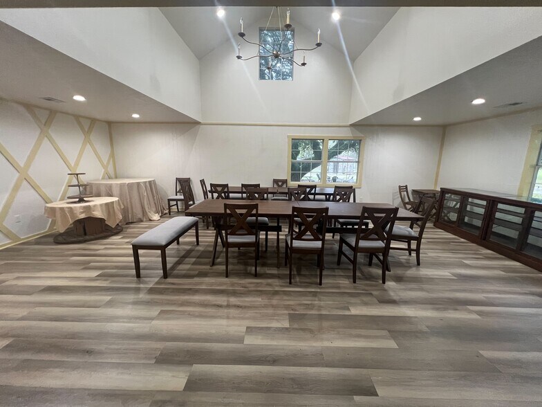 More Photos Of 4319 N FM 565 Rd, Mont Belvieu Coworking Space