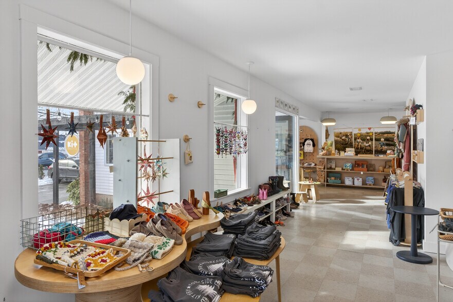 More Photos Of 10 Walker St, Kittery Loft Creative Space For Lease