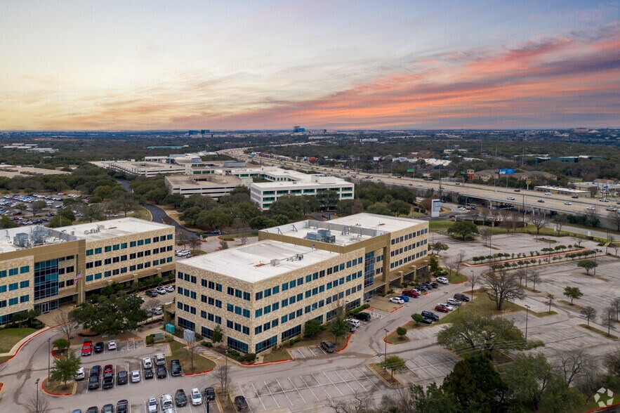 More Photos Of 12515 Research Blvd, Austin Unknown For Lease