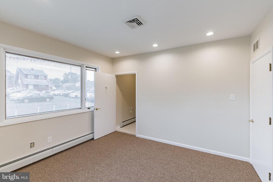 More Photos Of 260 E County Line Rd, Hatboro Medical For Lease