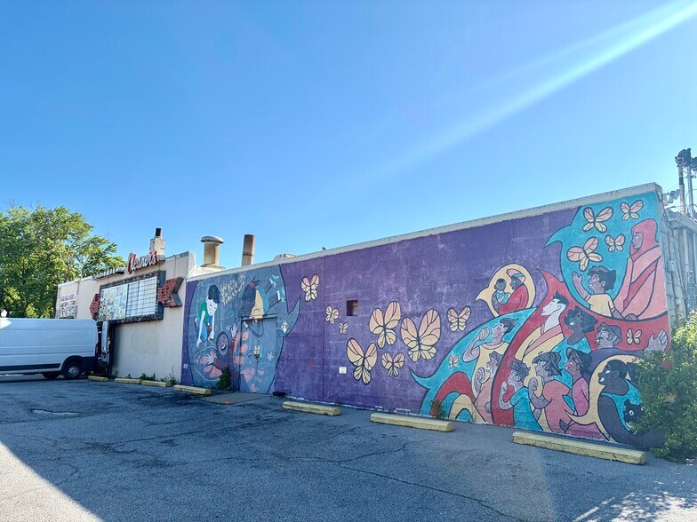 More Photos Of 2807 Independence Ave, Kansas City Storefront For Lease