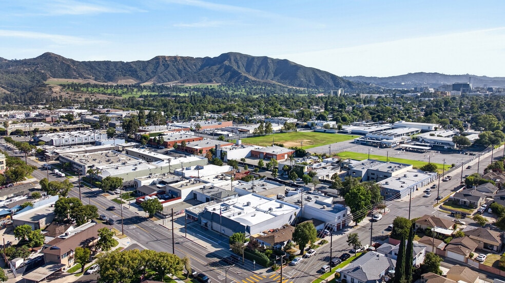 More Photos Of 703 S Main St, Burbank Showroom For Sale