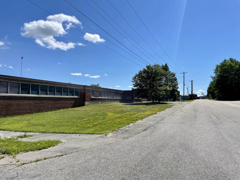 More Photos Of 48 Commercial St, Lewiston Light Manufacturing For Lease