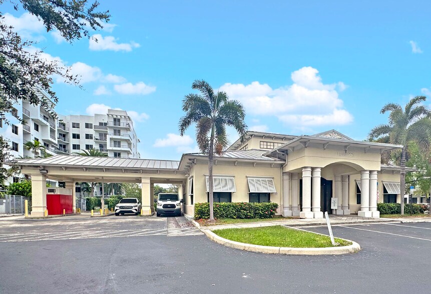 More Photos Of 301 N Federal Hwy, Pompano Beach Freestanding For Lease
