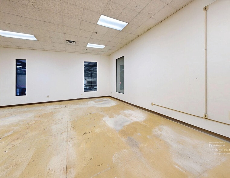 More Photos Of 12450 Automobile Blvd, Clearwater Warehouse For Sale