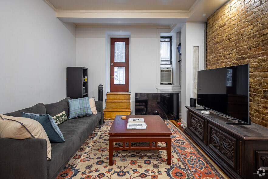 More Photos Of 49 Essex St, New York Multifamily For Sale