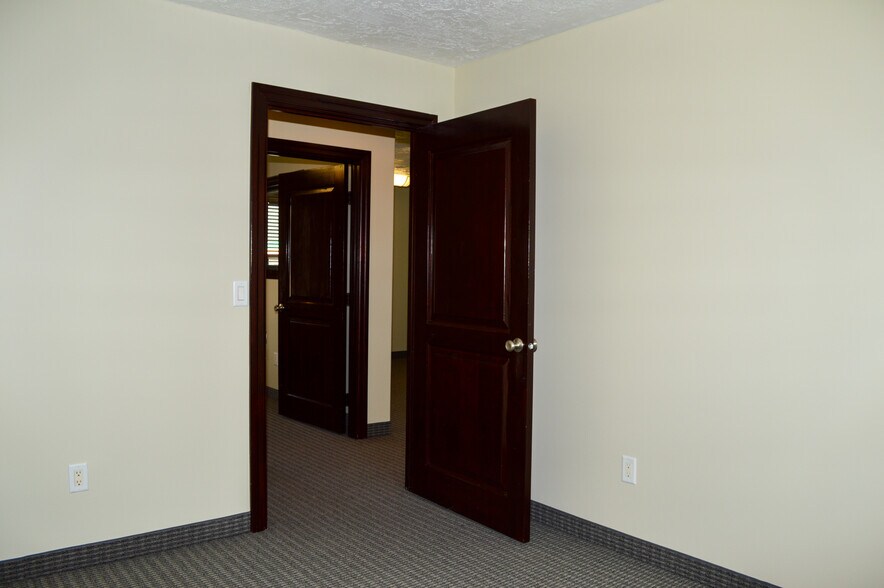 More Photos Of 460 E 1000 N, North Salt Lake Office Residential For Lease