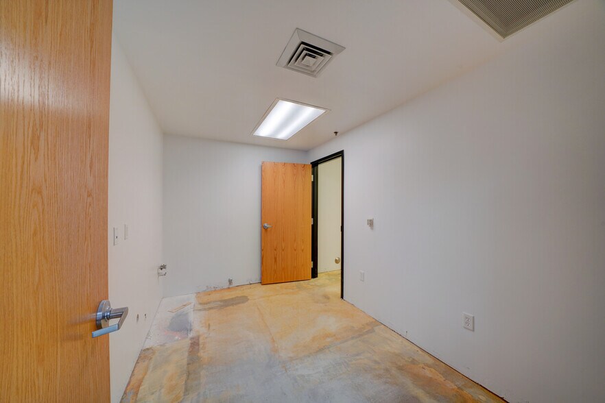 More Photos Of 3725 W 4100 S, Salt Lake City Medical For Lease