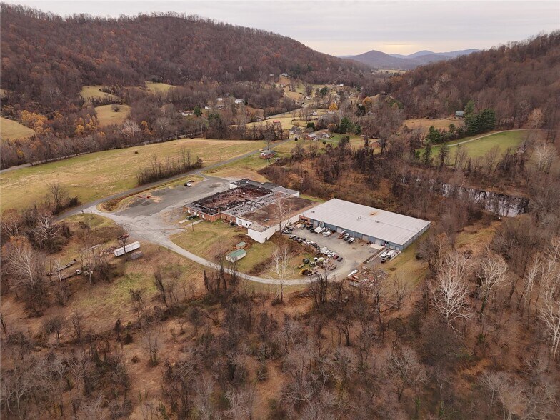 More Photos Of 113 Aileen Rd, Flint Hill Warehouse For Sale