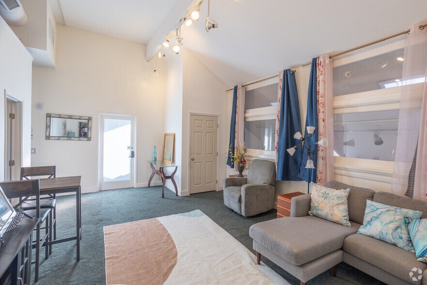 More Photos Of 760 Las Posas Rd, Camarillo Loft Creative Space For Sale