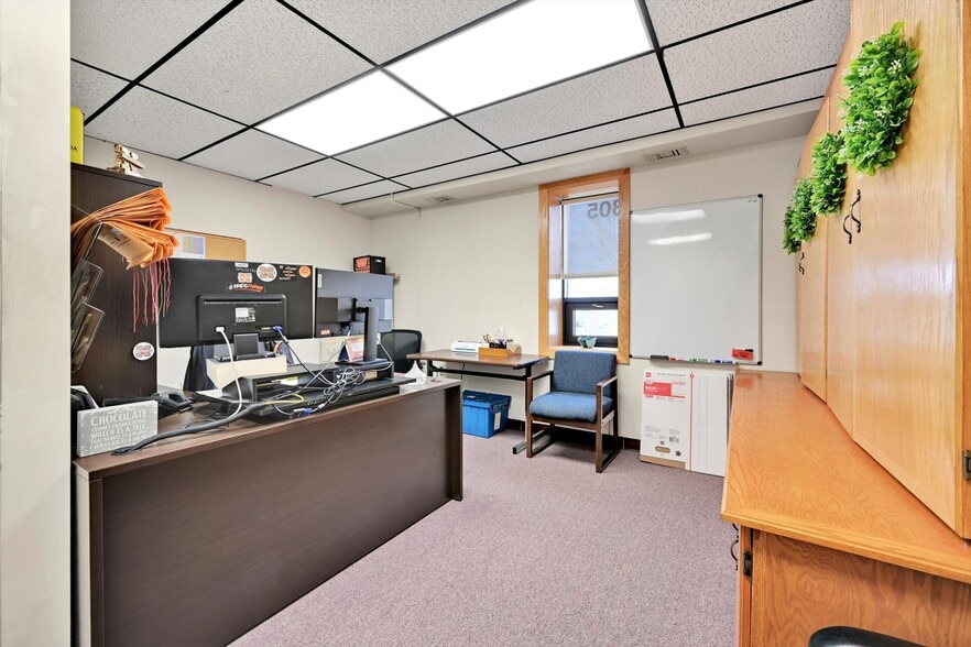More Photos Of 2014 Laubach Ave, Northampton Office For Sale