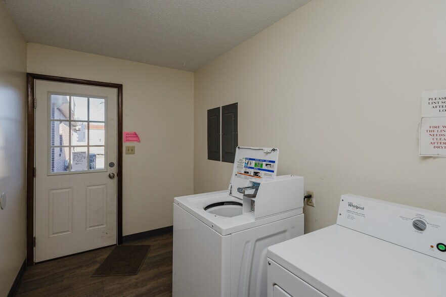 More Photos Of 3102 Sierra Pky, Hutchinson Apartments For Sale